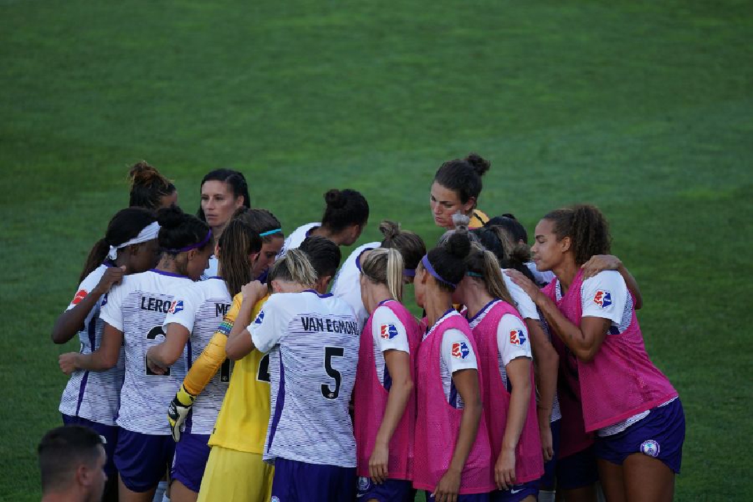 images/womens_football.jpg