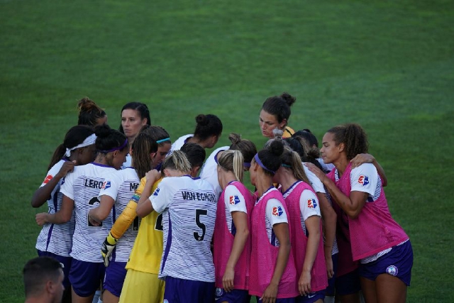 images/womens_football.jpg